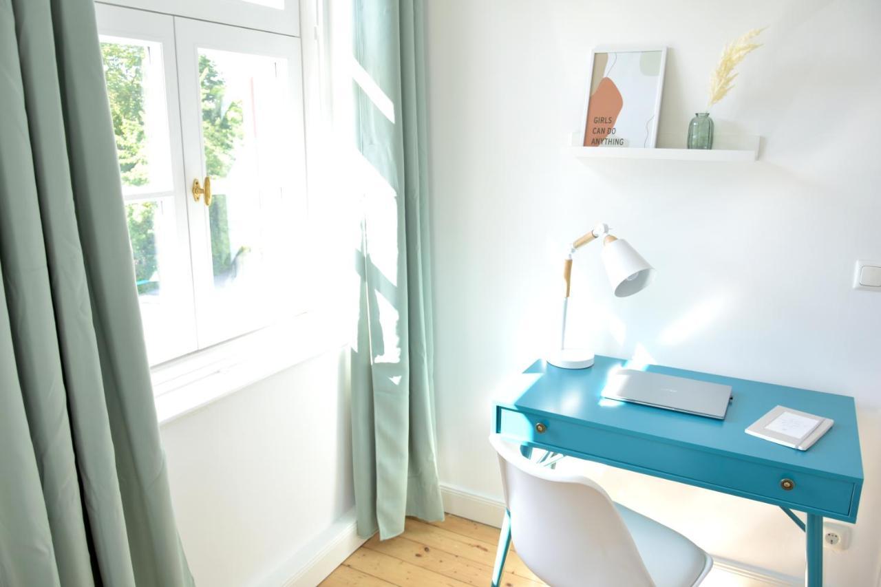 White Midsommar - Stilvolle Wohnung, 3 Schlafzimmer, Wohnzimmer, Kueche ランツフート エクステリア 写真